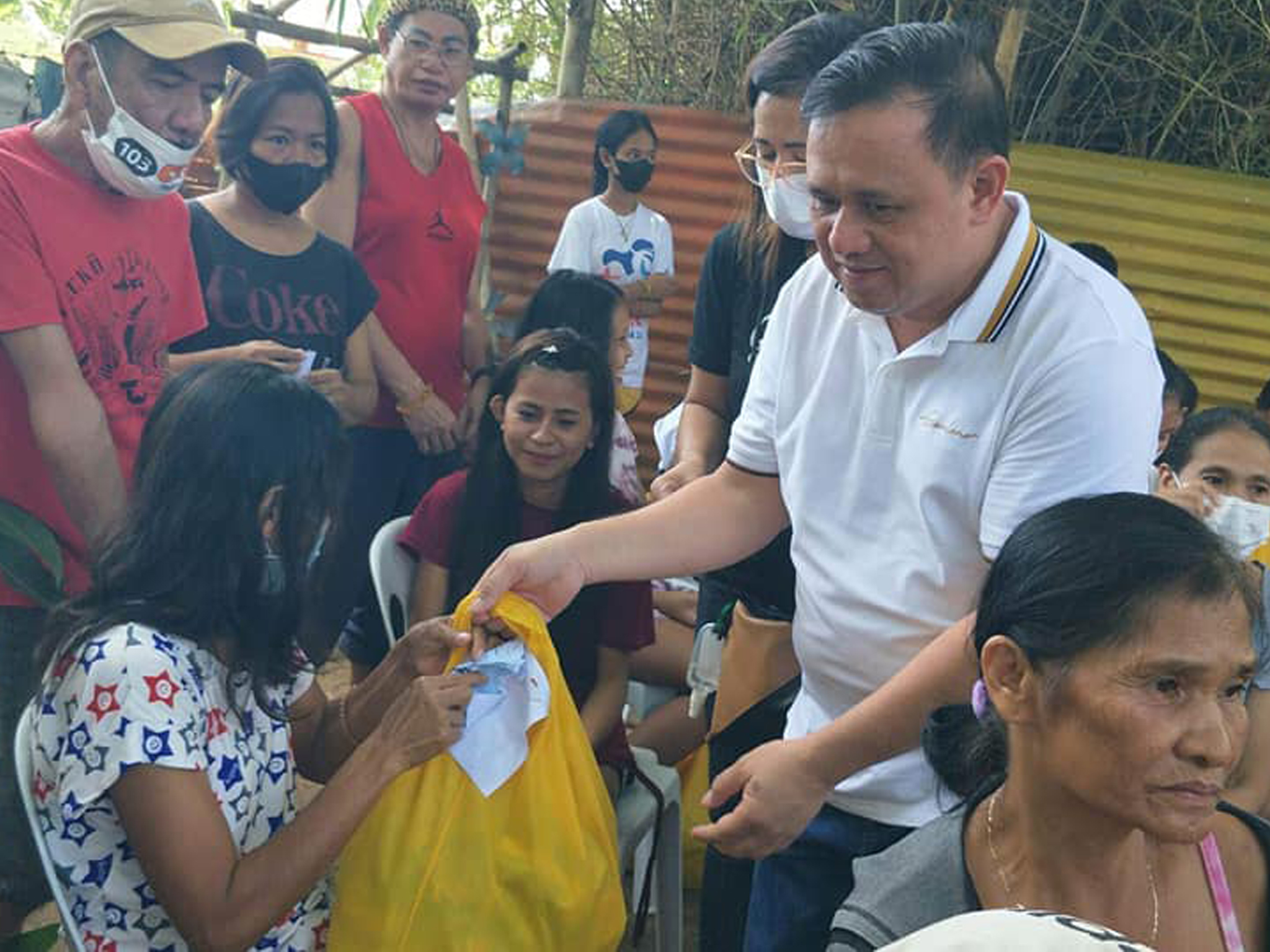 Distribution of the Christmas gift